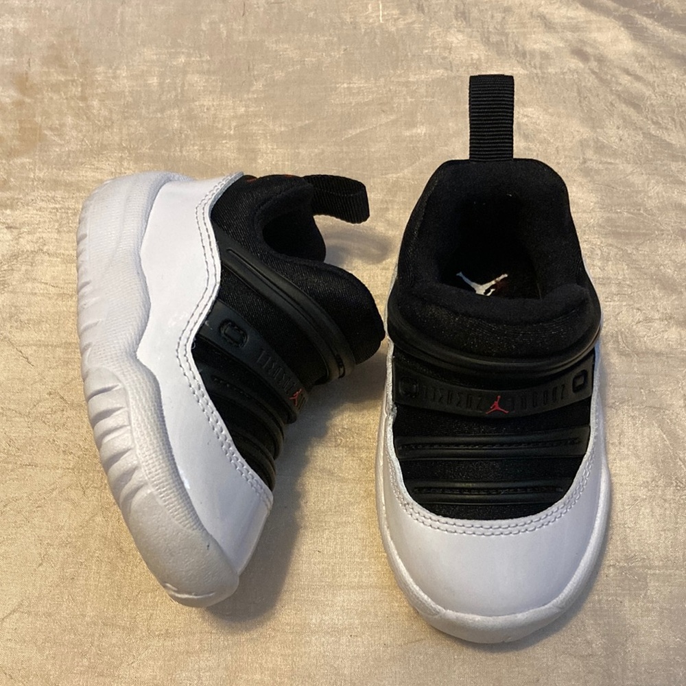 Jordan 11 Retro Little Flex Black White' Size 4C